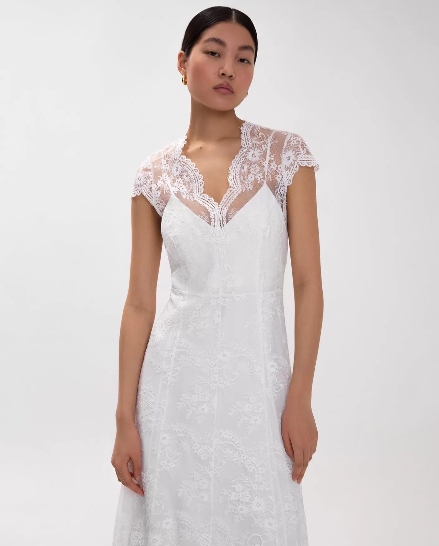 Wedding Edit | IVY OAK Daniela Lily Bridal Lace Dress